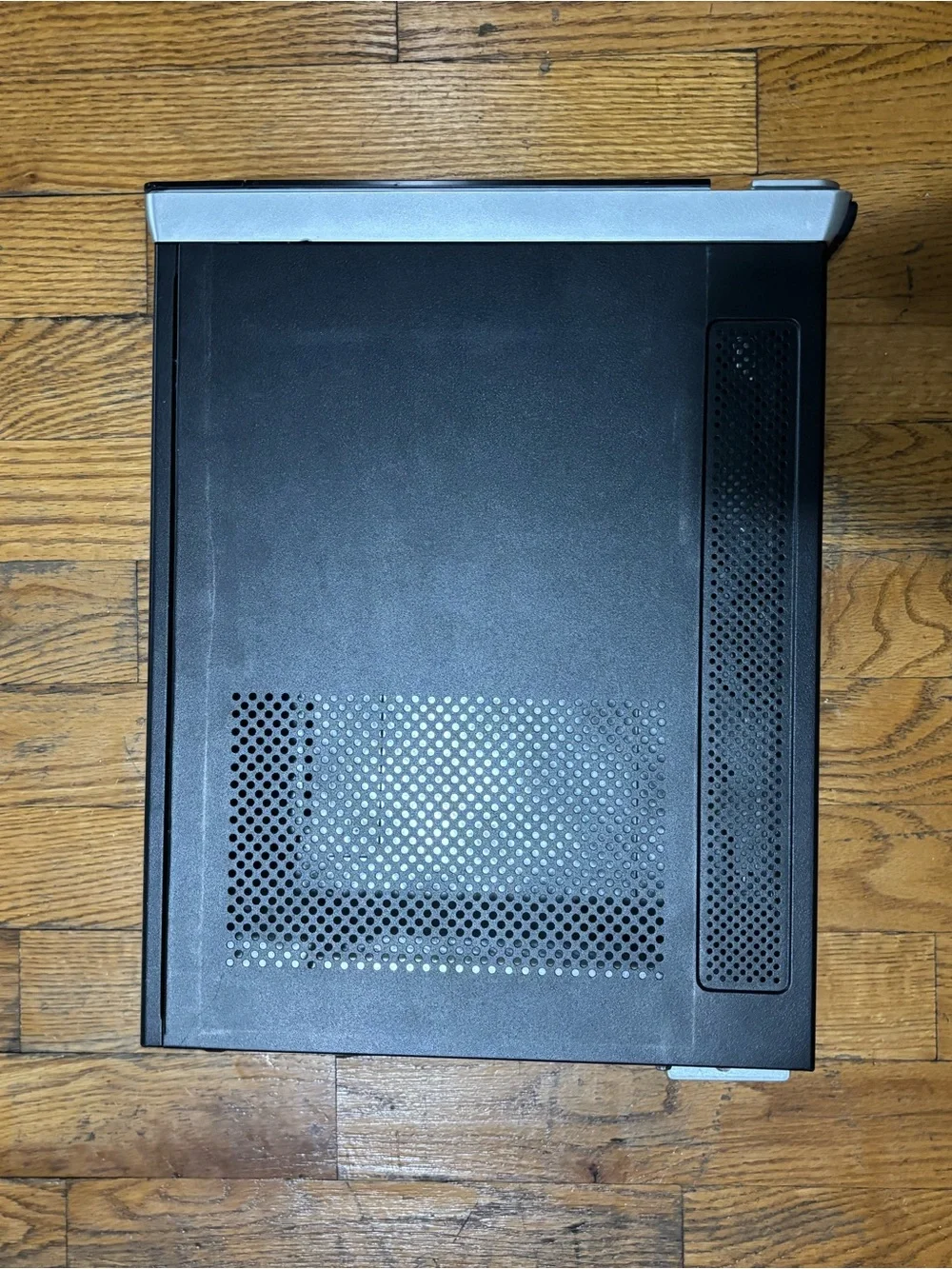 HP Desktop Tower in Black and Silver